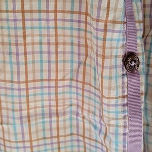 Pastel button down toeo with great detailing